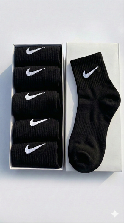 Nike Essential Cotton-Blend Socks – Boxed Set